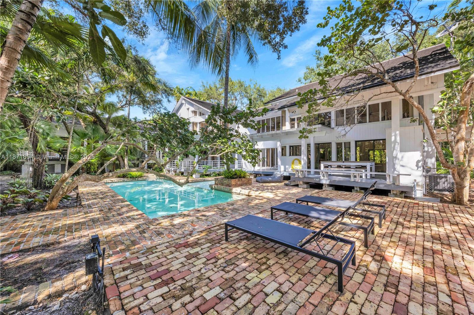 SNAPPER CREEK OAKS - Residential