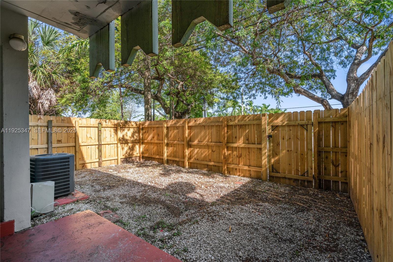 OLAS AZULES CONDO - Residential Lease