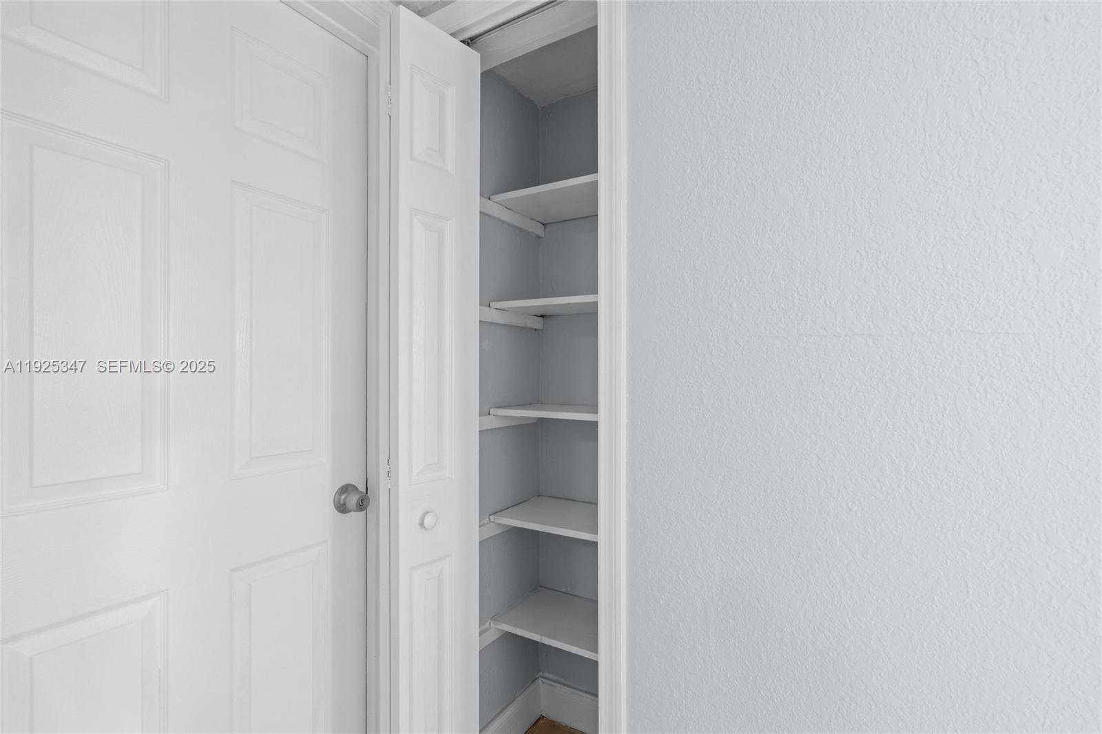 OLAS AZULES CONDO - Residential Lease