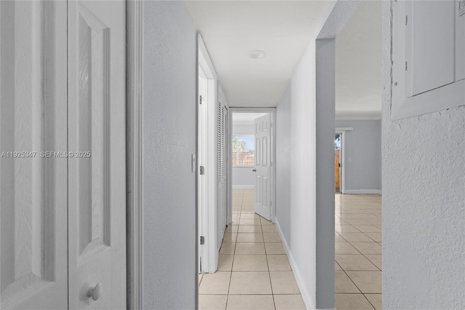 OLAS AZULES CONDO - Residential Lease