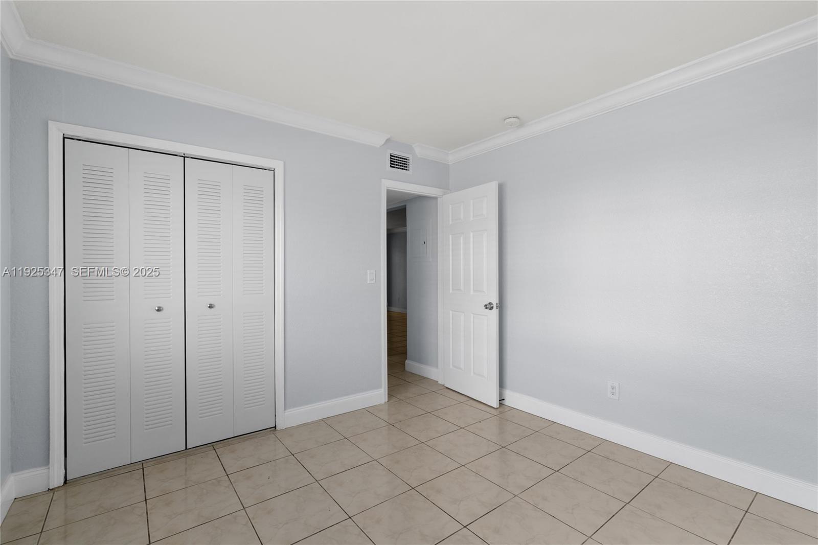 OLAS AZULES CONDO - Residential Lease