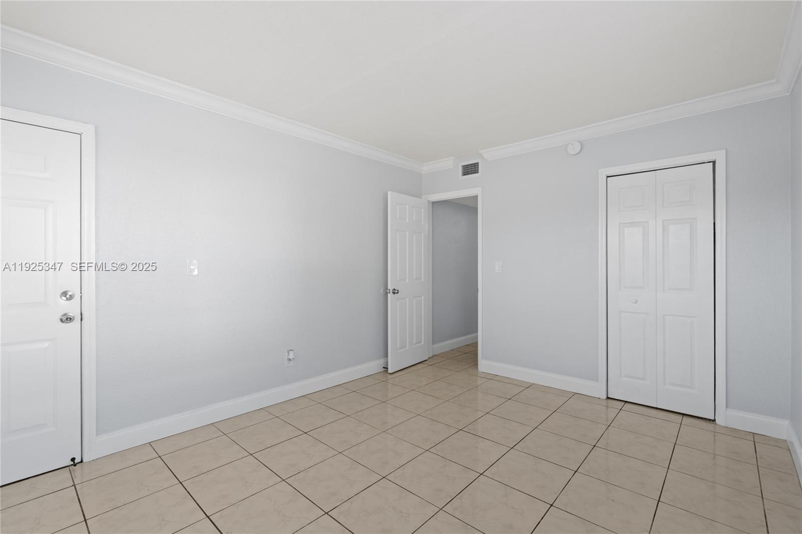 OLAS AZULES CONDO - Residential Lease