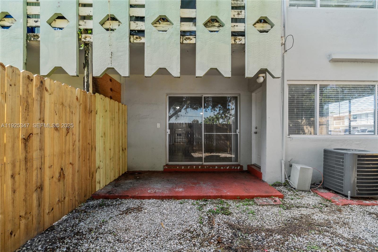 OLAS AZULES CONDO - Residential Lease
