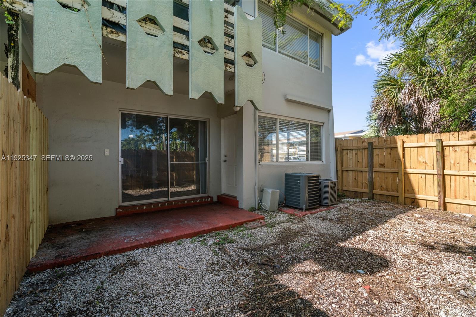 OLAS AZULES CONDO - Residential Lease