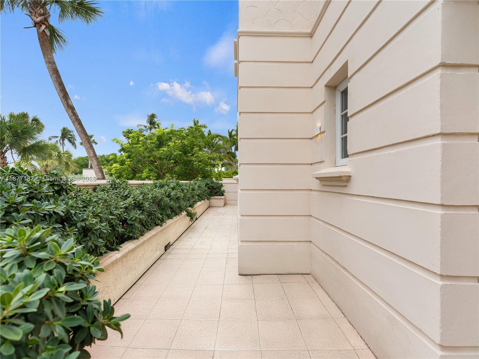 OCEANSIDE AT FISHER ISLAN - Residential