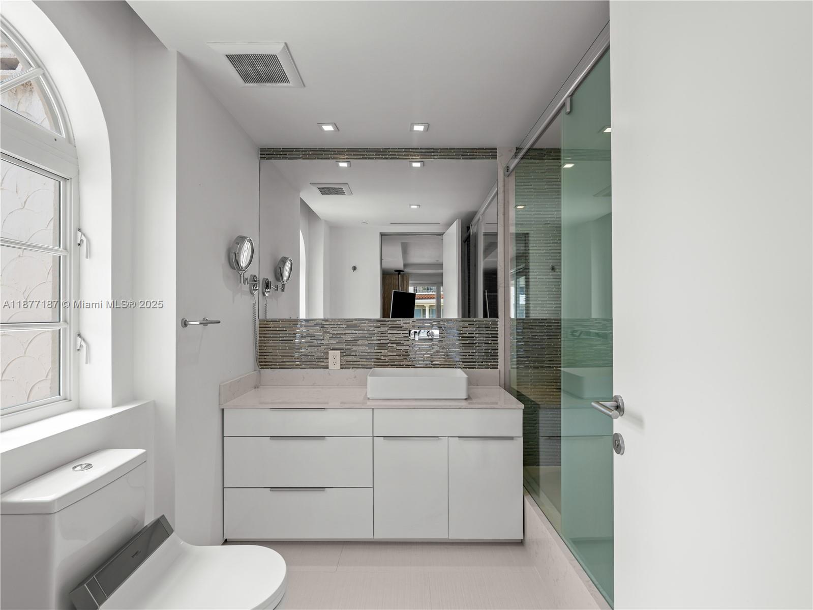 OCEANSIDE AT FISHER ISLAN - Residential