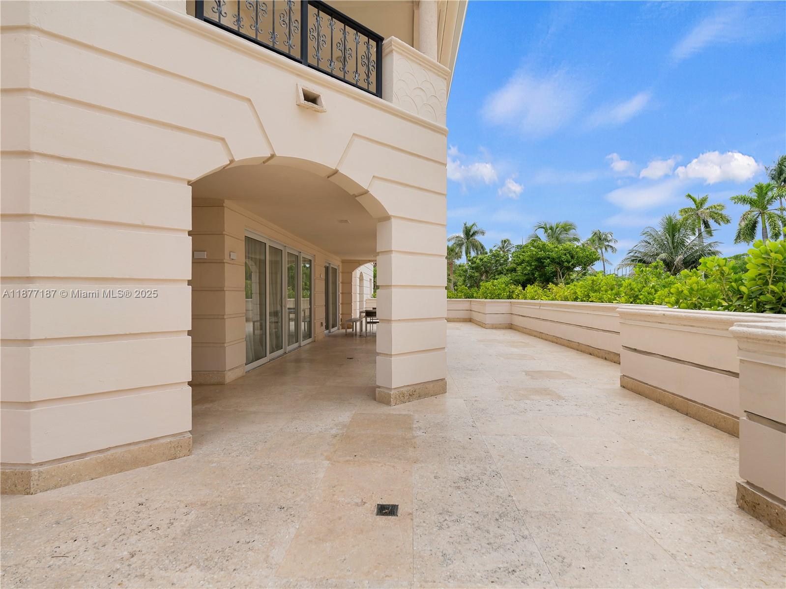 OCEANSIDE AT FISHER ISLAN - Residential