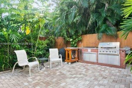 SKY LAKE - Residential Lease