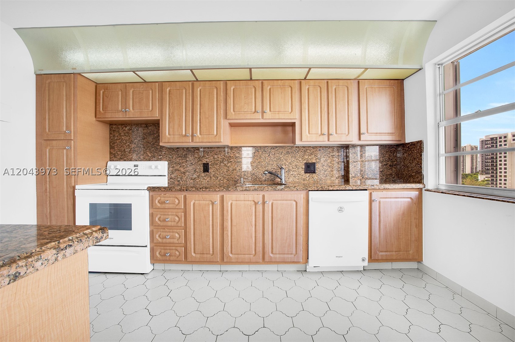 ADMIRALS PORT CONDO WEST - Residential