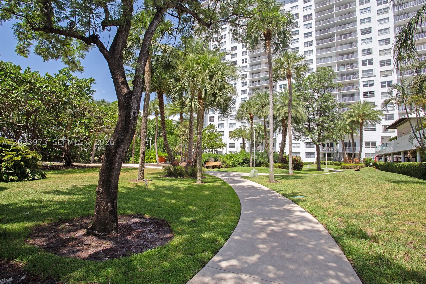 ADMIRALS PORT CONDO WEST - Residential
