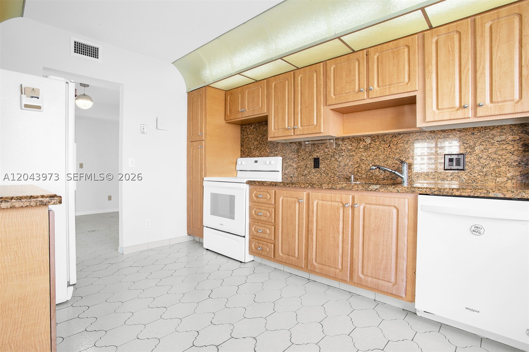 ADMIRALS PORT CONDO WEST - Residential