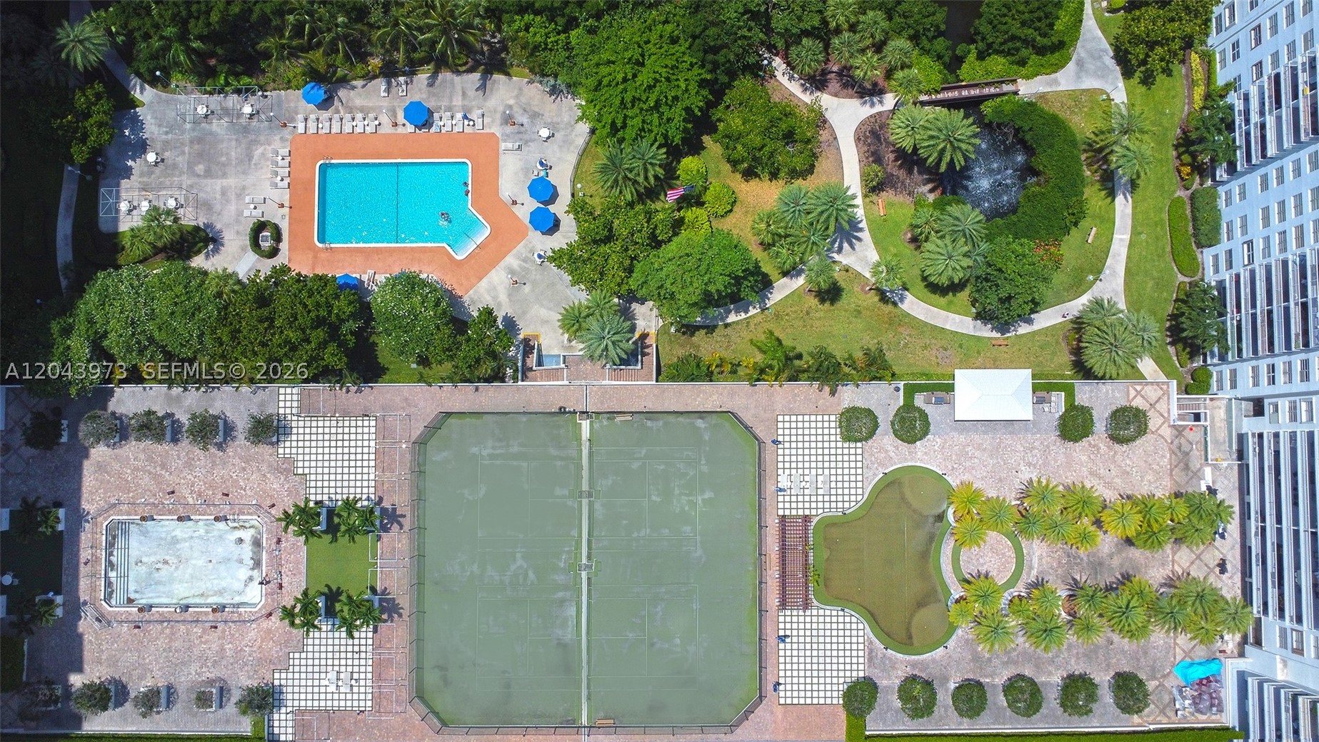 ADMIRALS PORT CONDO WEST - Residential