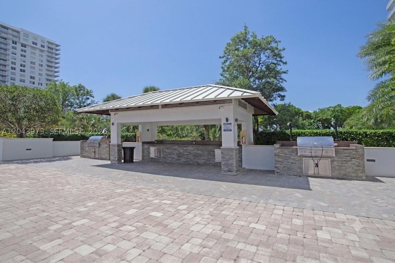 ADMIRALS PORT CONDO WEST - Residential