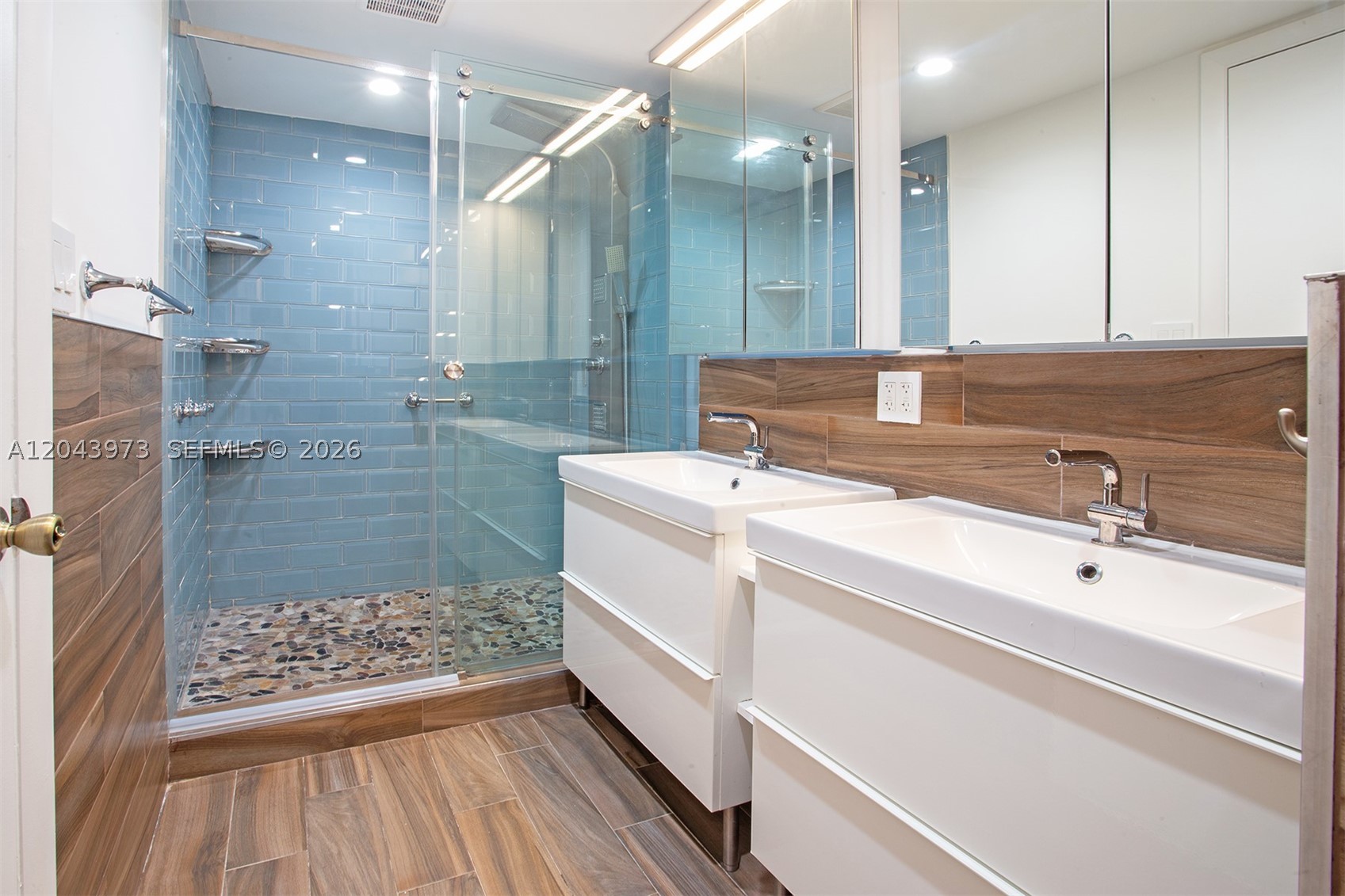 ADMIRALS PORT CONDO WEST - Residential