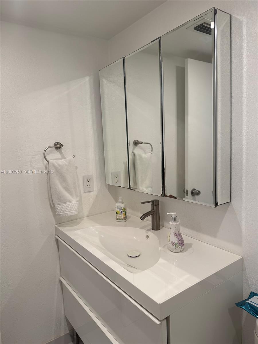 MOON TOWER CONDO - Residential