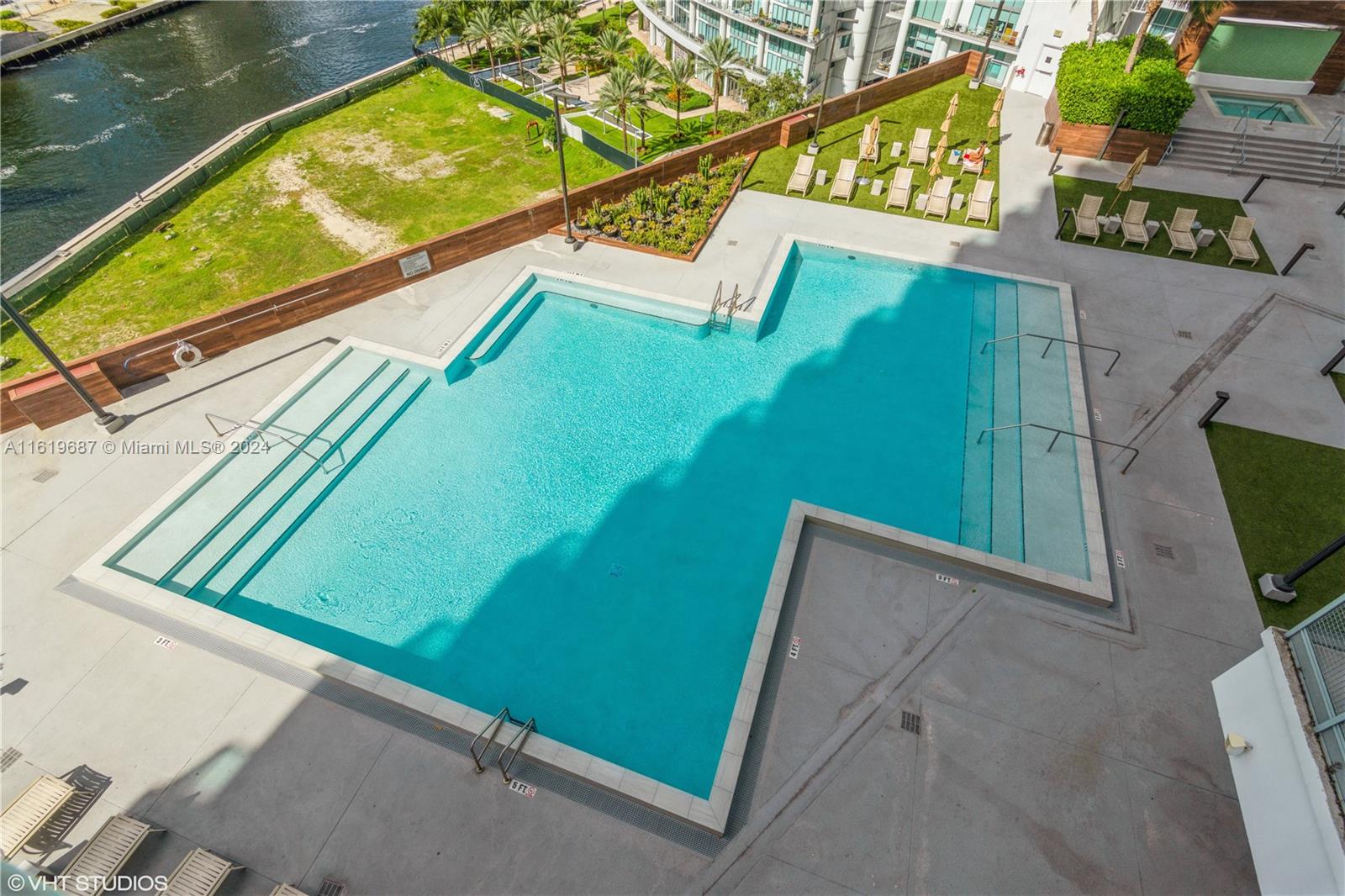 WIND CONDO - Residential