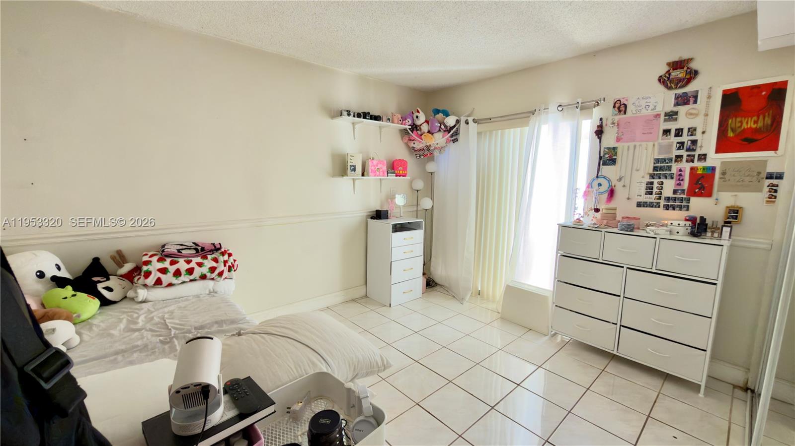 SUNSET SHORES - Residential