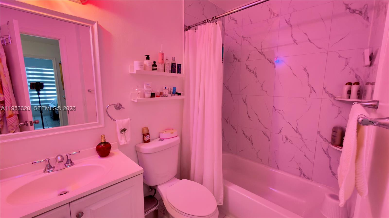 SUNSET SHORES - Residential