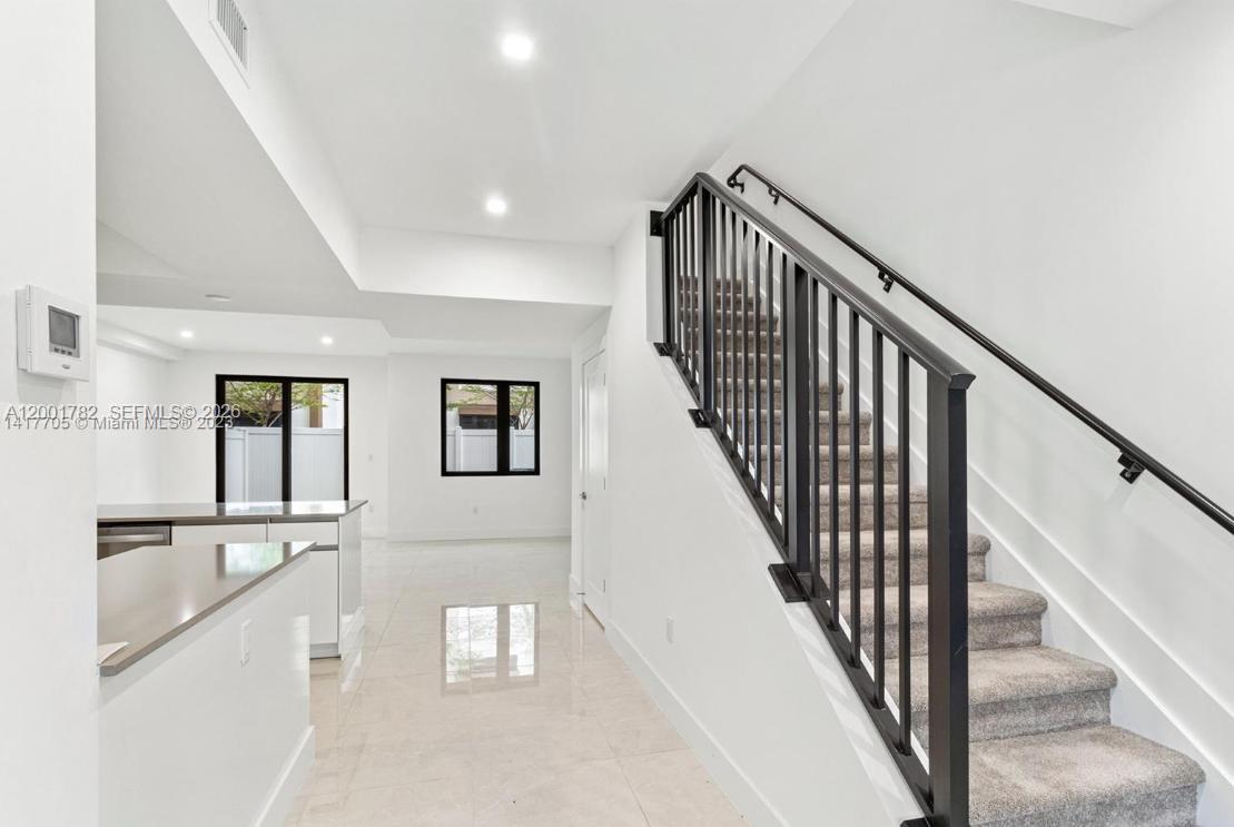 OAKS PLACE - Residential