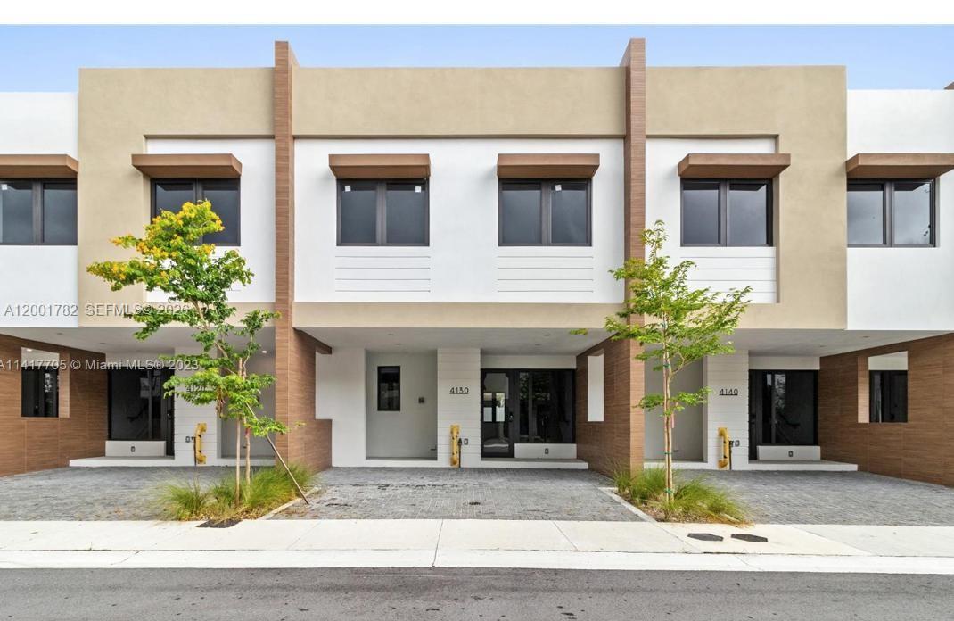 OAKS PLACE - Residential
