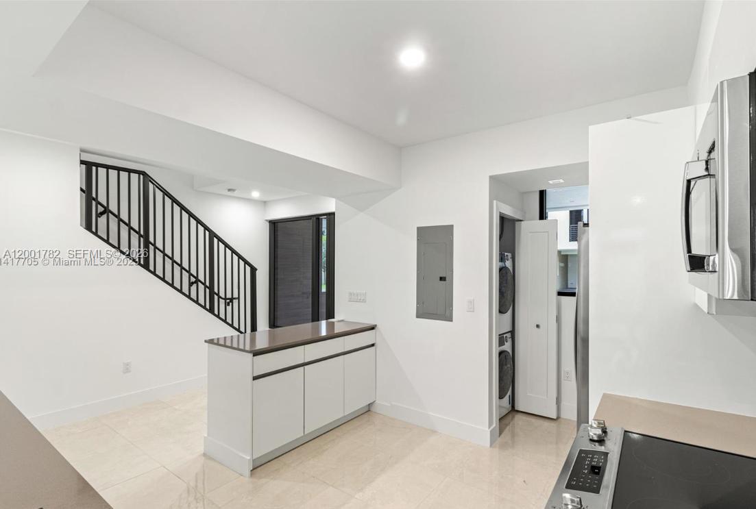 OAKS PLACE - Residential