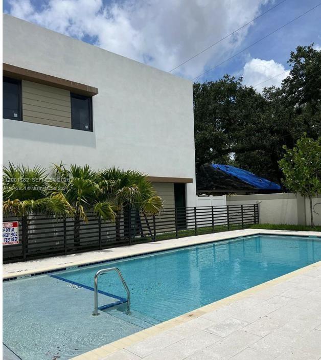 OAKS PLACE - Residential