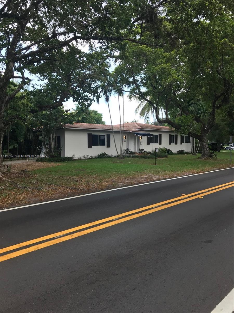 Beautiful Coral Gables home ready to move in.  Short term lease preferred – ideally around 6 months (Owner is flexible on timing).  Can be rented furnished or unfurnished – Owner can work with tenant on what furniture is needed. Top location near Village of Merrick Park, Venetian Pool, Biltmore Hotel and all that Coral Gables has to offer. Water, FPL and landscaping included. Call listing agent right away while it's still available. Easy to show.