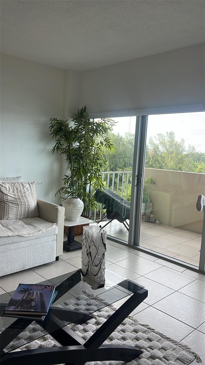 CLIPPER CONDO NO 1 - Residential