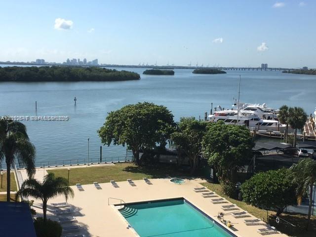 CLIPPER CONDO NO 1 - Residential