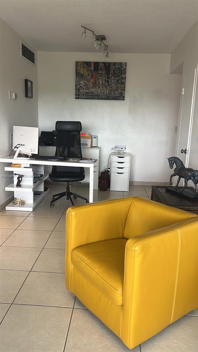 CLIPPER CONDO NO 1 - Residential