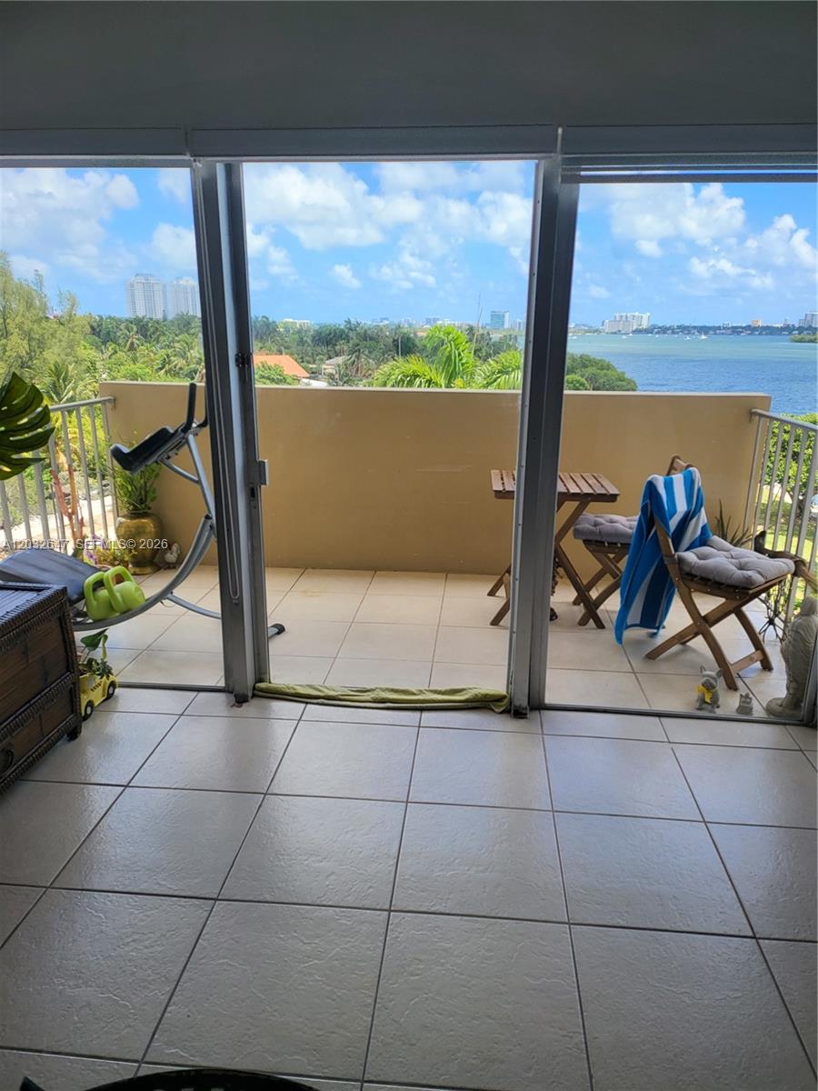 CLIPPER CONDO NO 1 - Residential