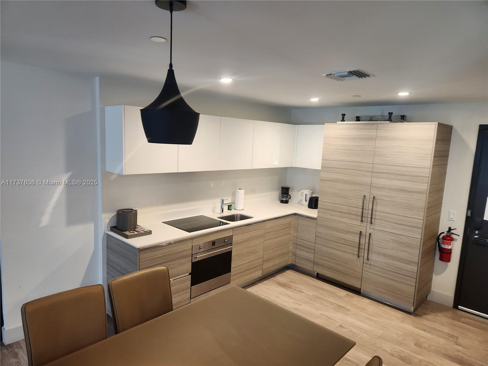 COSTA HOLLYWOOD CONDO - Residential
