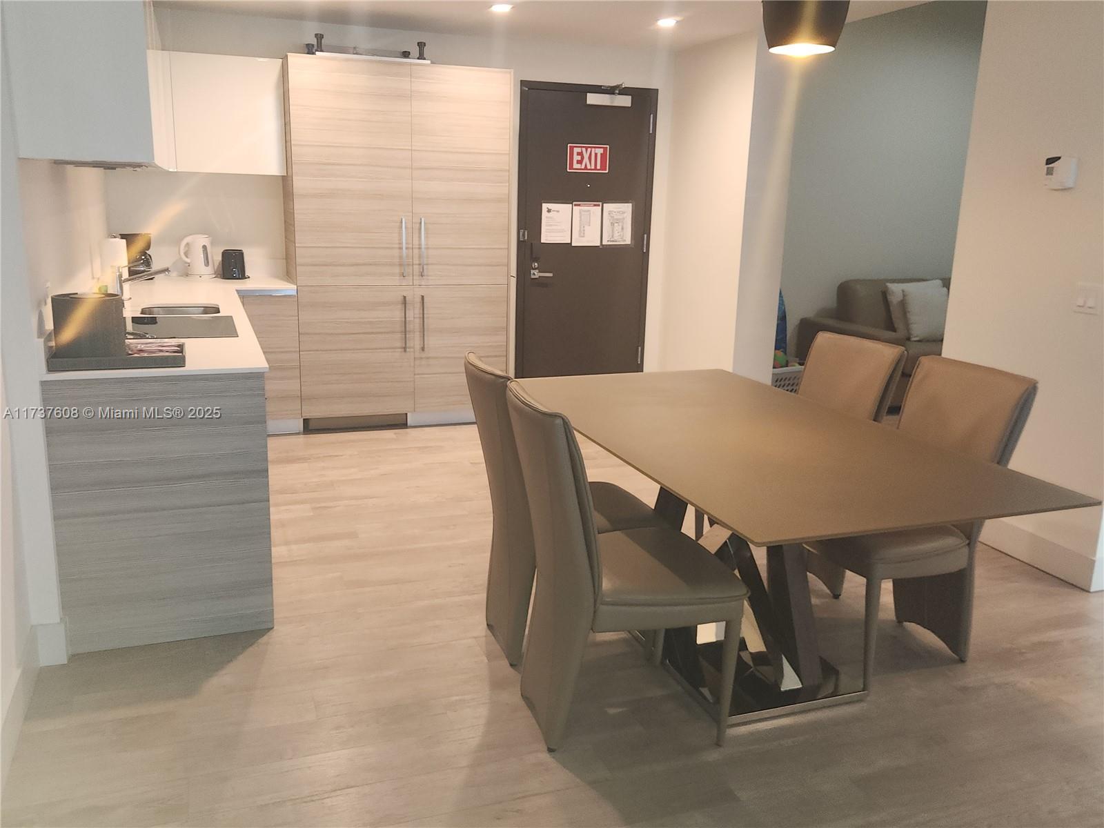 COSTA HOLLYWOOD CONDO - Residential