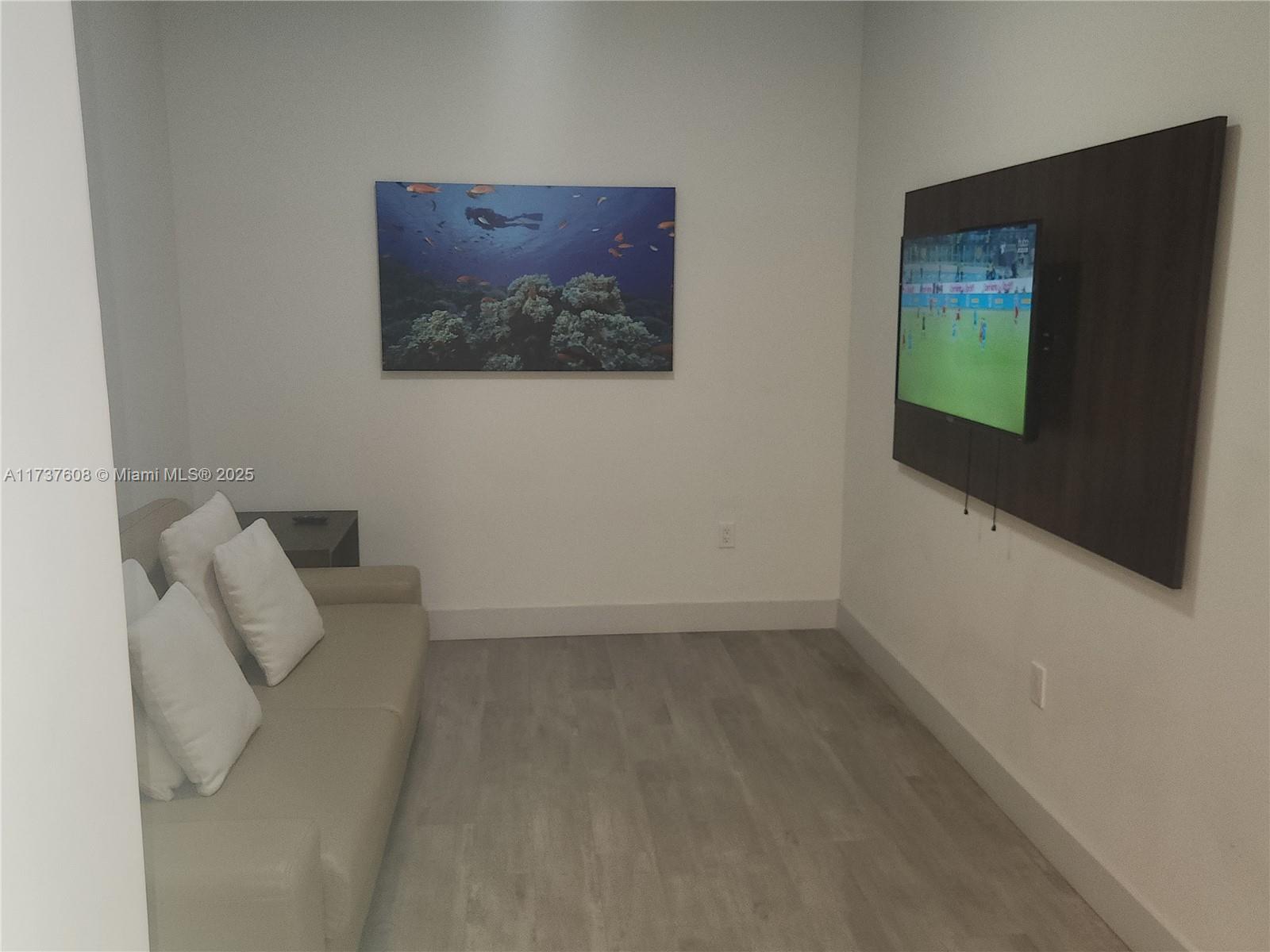 COSTA HOLLYWOOD CONDO - Residential