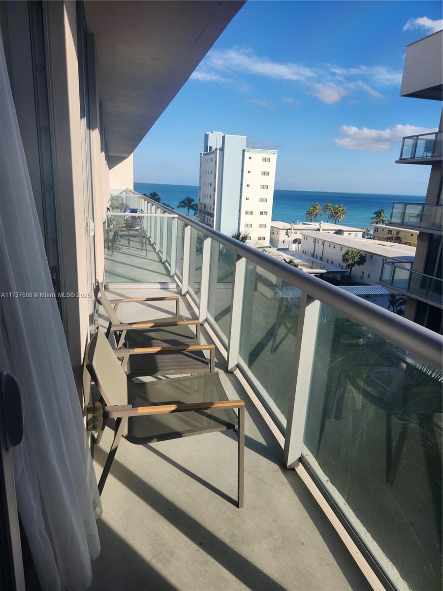 COSTA HOLLYWOOD CONDO - Residential