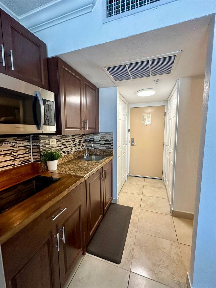 THE AVENTURA BEACH CLUB C - Residential