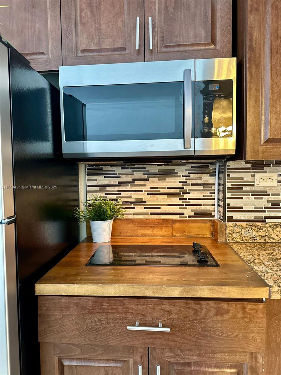 THE AVENTURA BEACH CLUB C - Residential