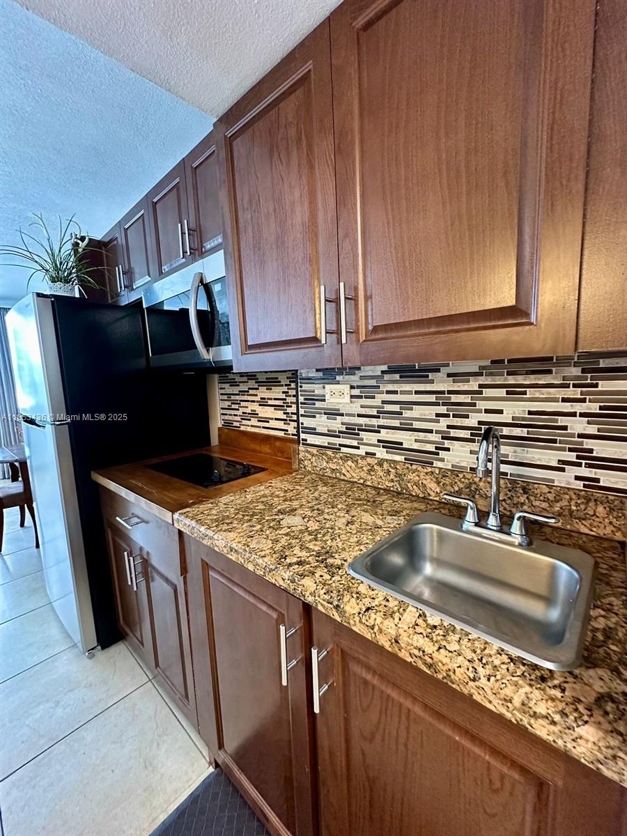 THE AVENTURA BEACH CLUB C - Residential