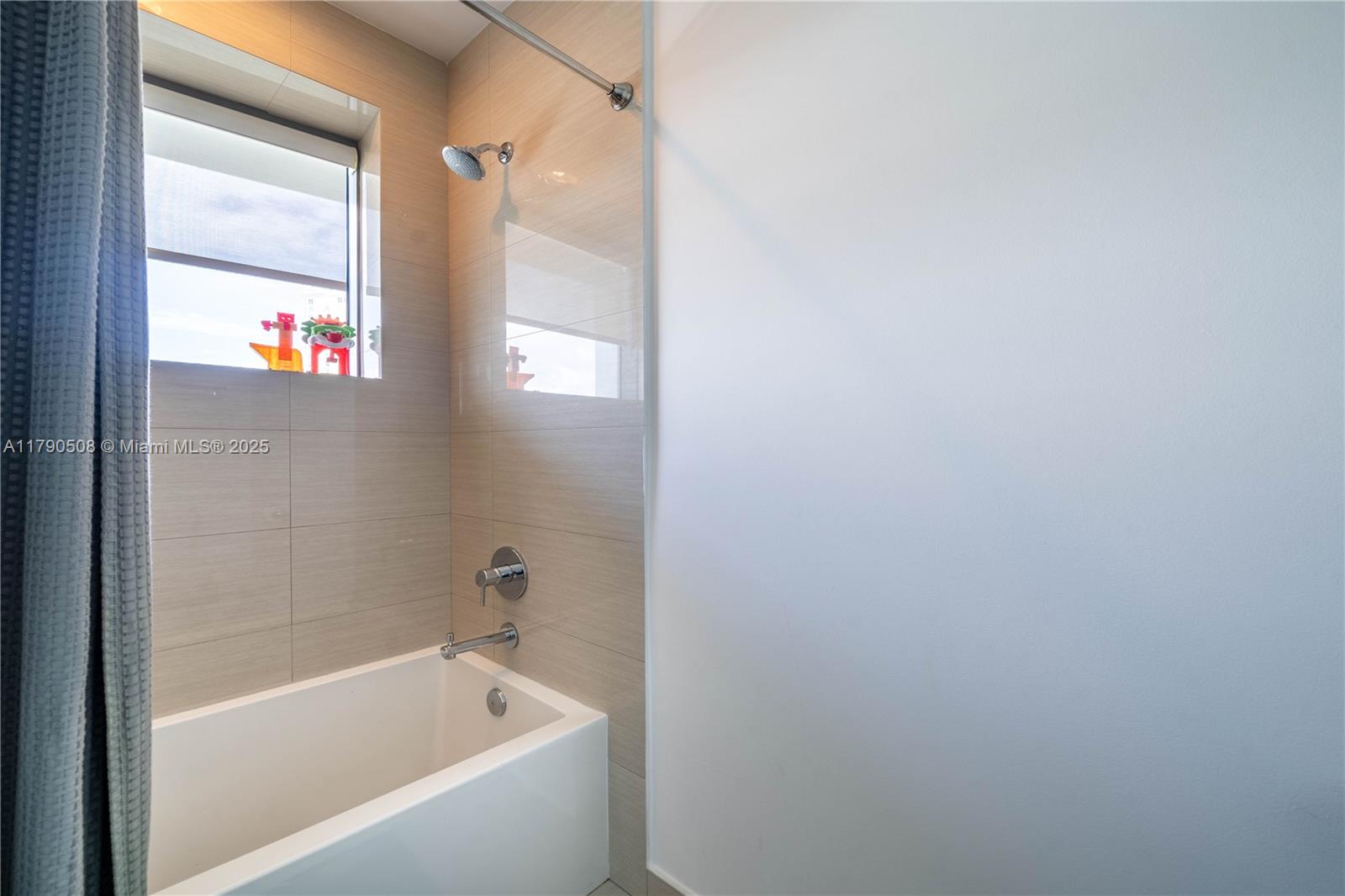 ECHO CONDO - Residential