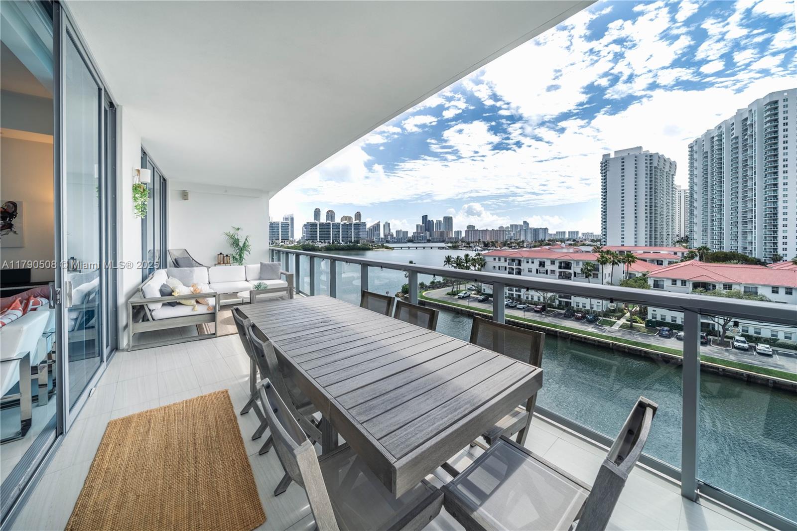 ECHO CONDO - Residential