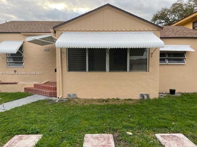 Investors take note. Cozy classic duplex in the heart of Little Havana with unlimited potential. Ceramic tiles throughout, Fireplace, sizable kitchens and living areas. Outdoor patio for Entertaining. Minutes away from Coral Gables, Miami International Airport and Brickell/ Downtown area. Perfect for rental income. Well kept property,
roof is only 4 years old.