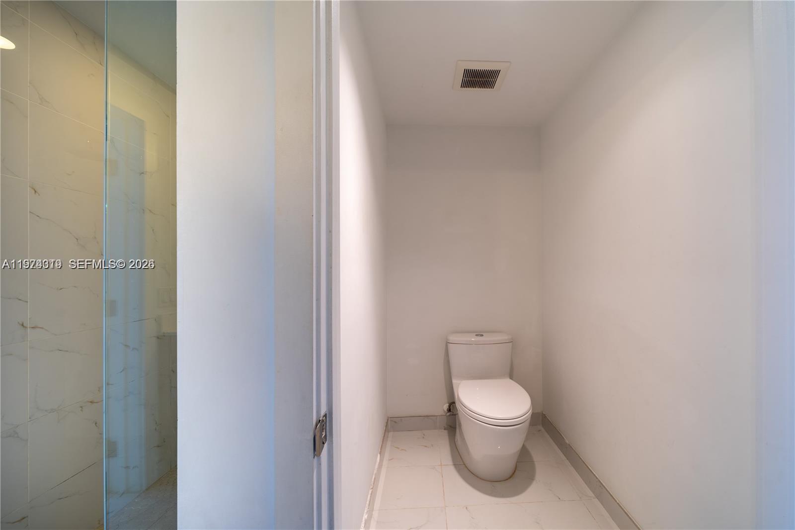 THE HARBOUR SOUTH CONDO - Residential