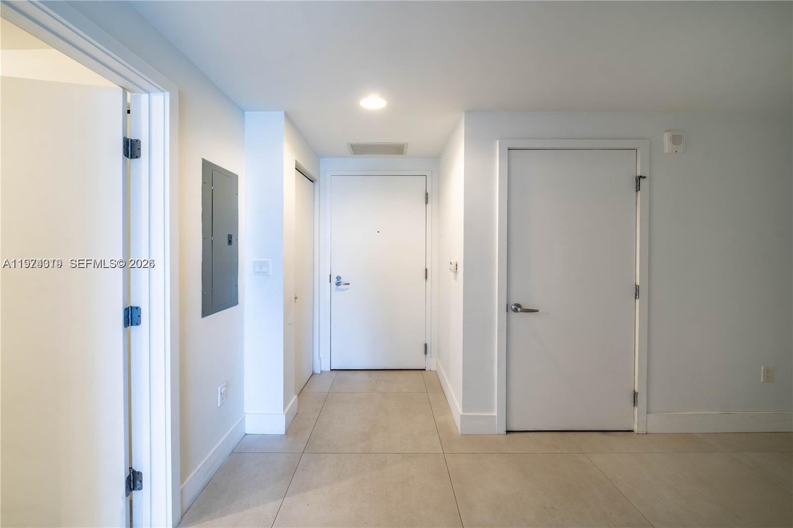 THE HARBOUR SOUTH CONDO - Residential