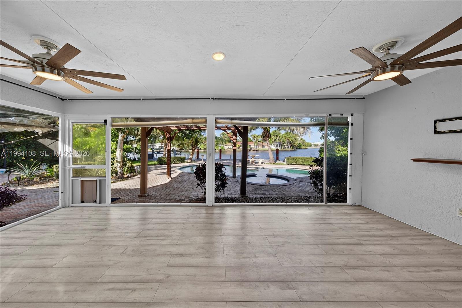 CORAL SHORES AMEND PLAT - Residential