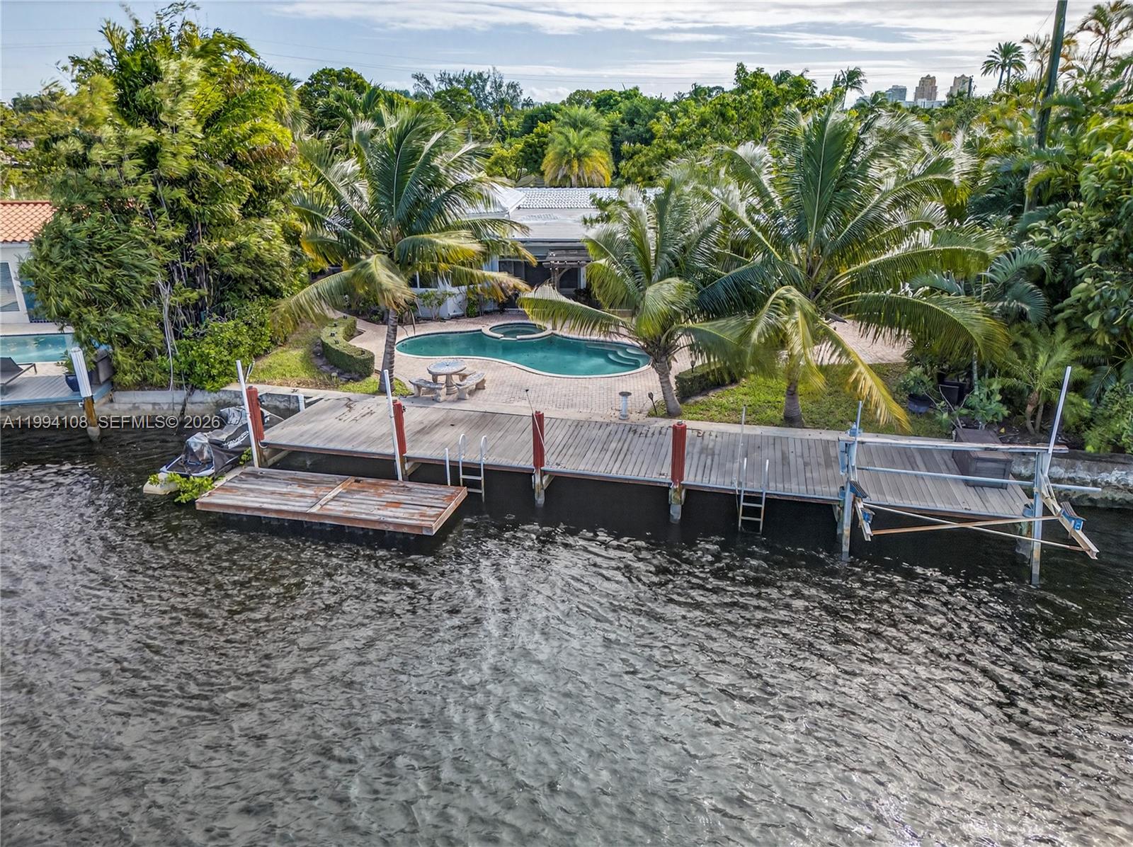 CORAL SHORES AMEND PLAT - Residential