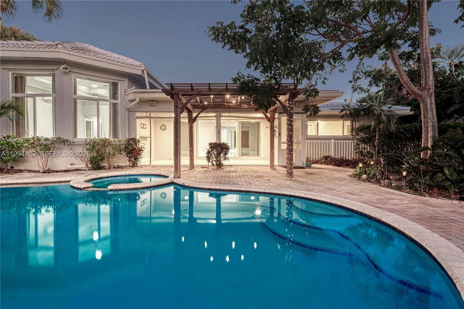 CORAL SHORES AMEND PLAT - Residential