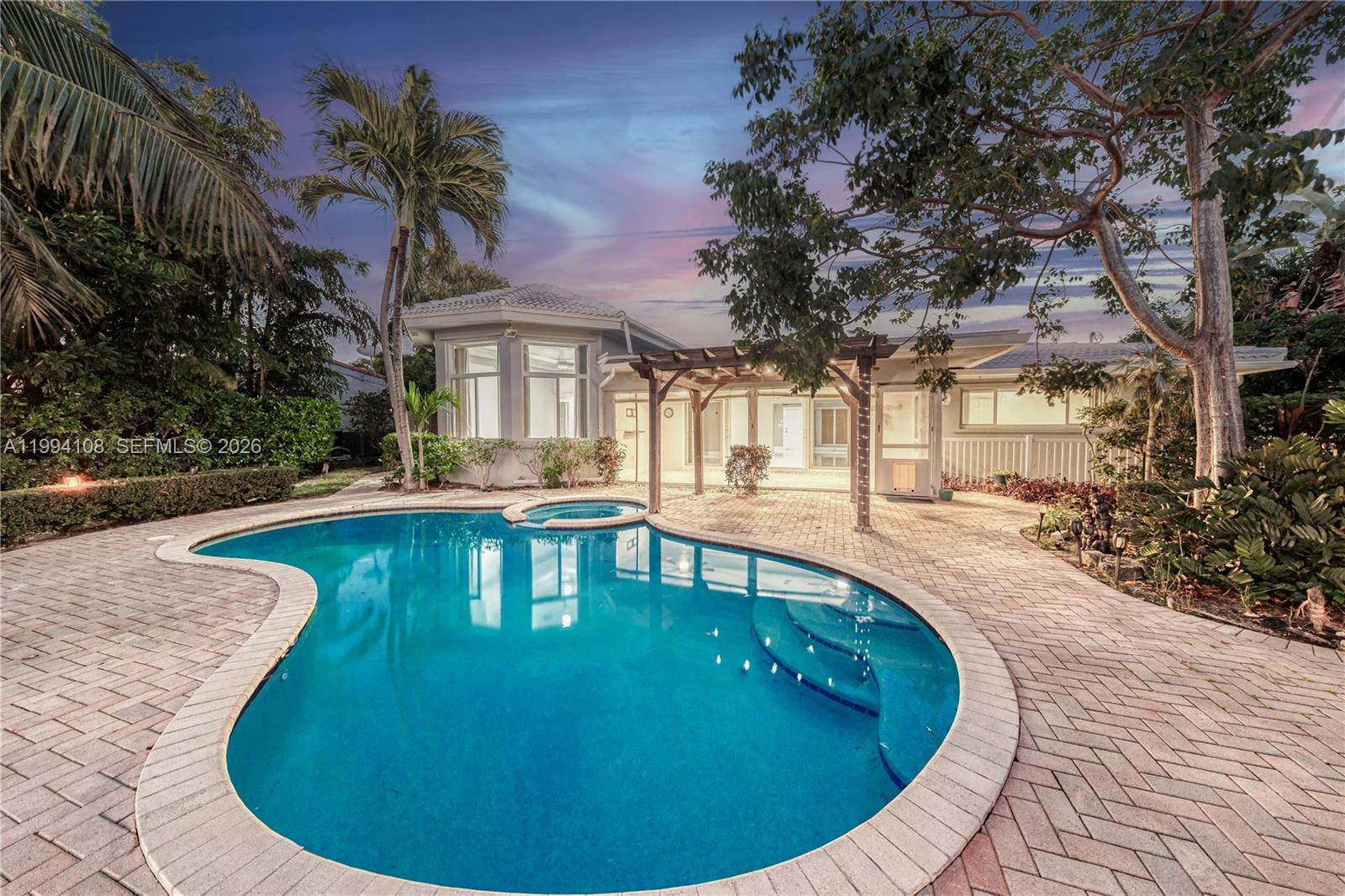 CORAL SHORES AMEND PLAT - Residential