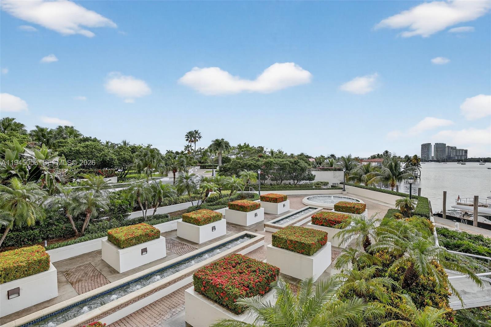 1000 ISL BLVD WILLIAMS IS - Residential