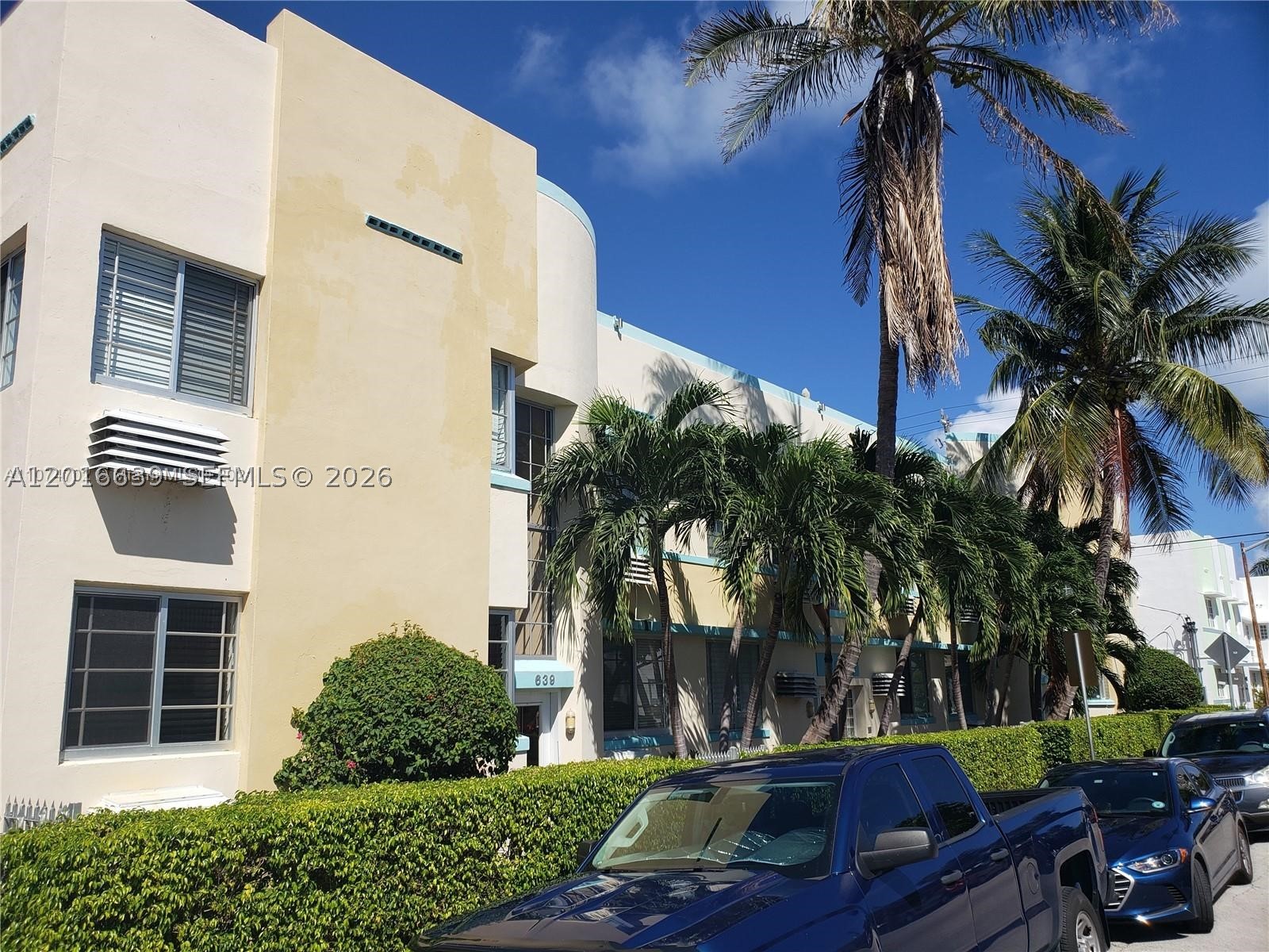 DELPHINE CONDO - Residential