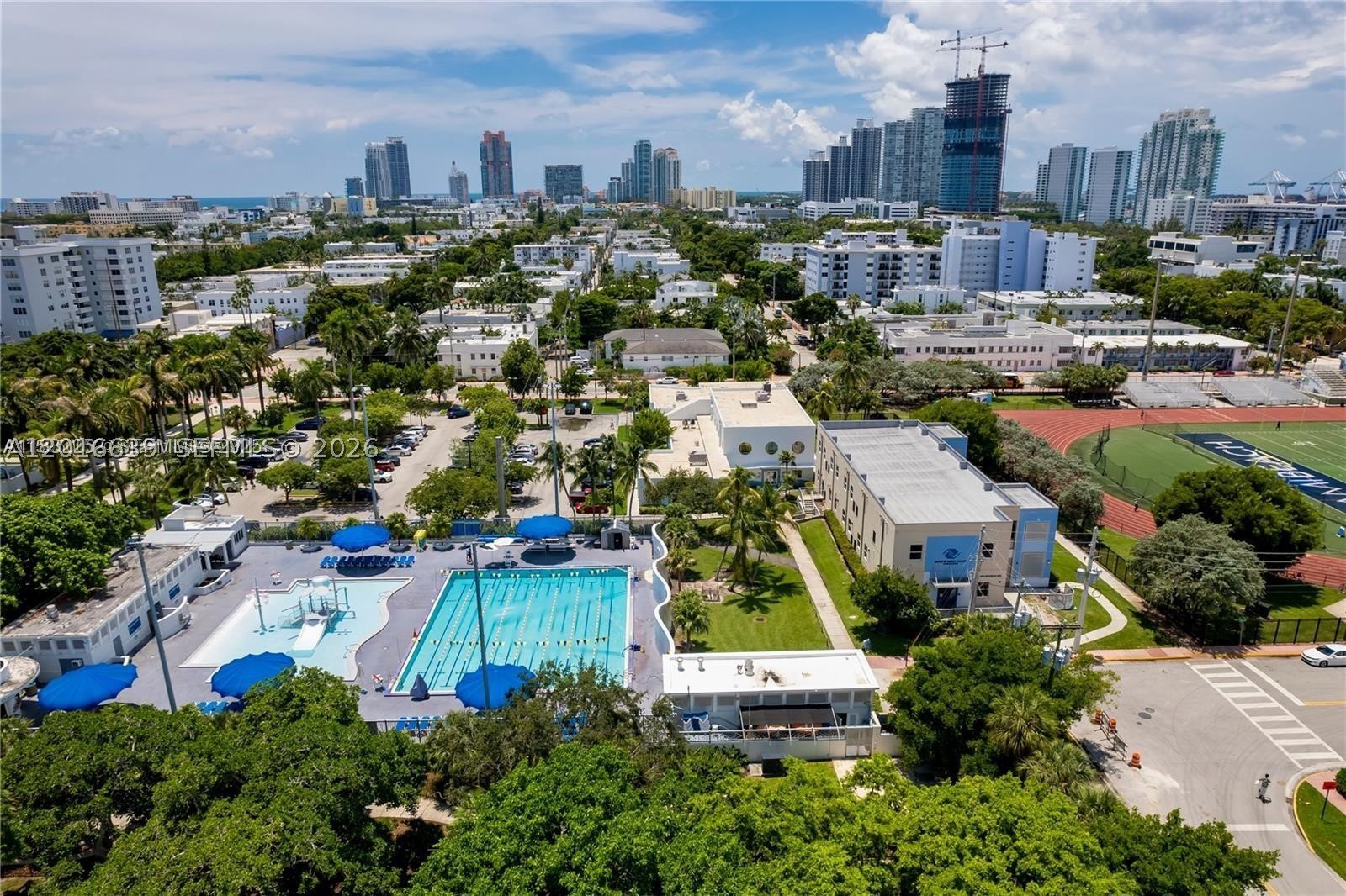 DELPHINE CONDO - Residential